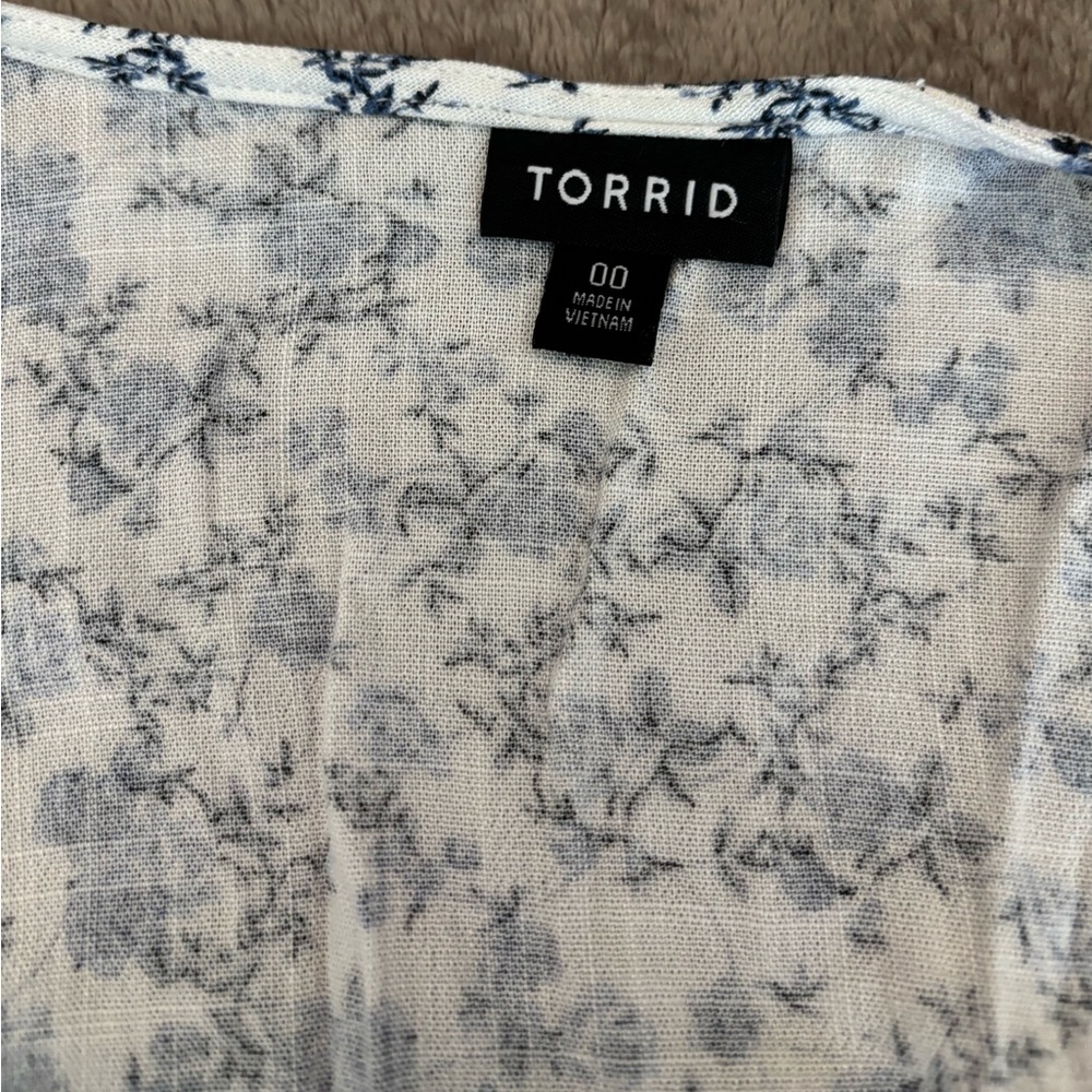 Torrid Blue Floral Blouse - Picture 8 of 8
